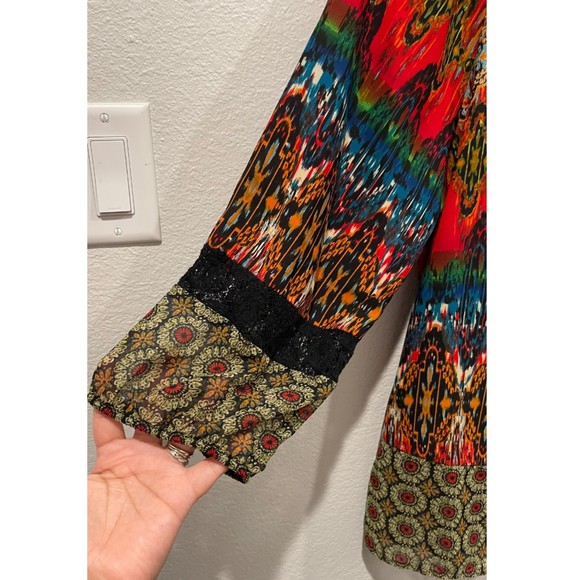 FIG AND FLOWER Multicolor Lace Blouse - Picture 4 of 5